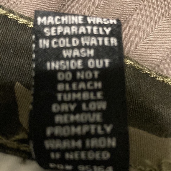 NEW NWT Celebrity Pink Camouflage Camo Mini Skirt 9 /29 - Picture 10 of 12